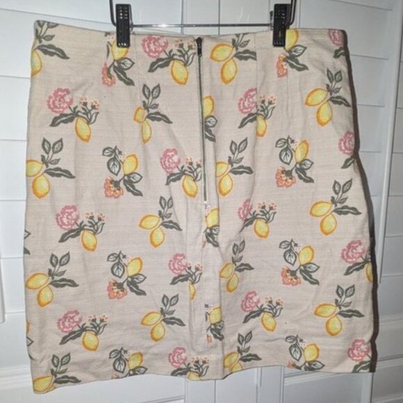LOFT Beige Knee Length Midi Mid Pencil Lemon Fruit Flower Print Business Skirt 8 - Picture 5 of 5